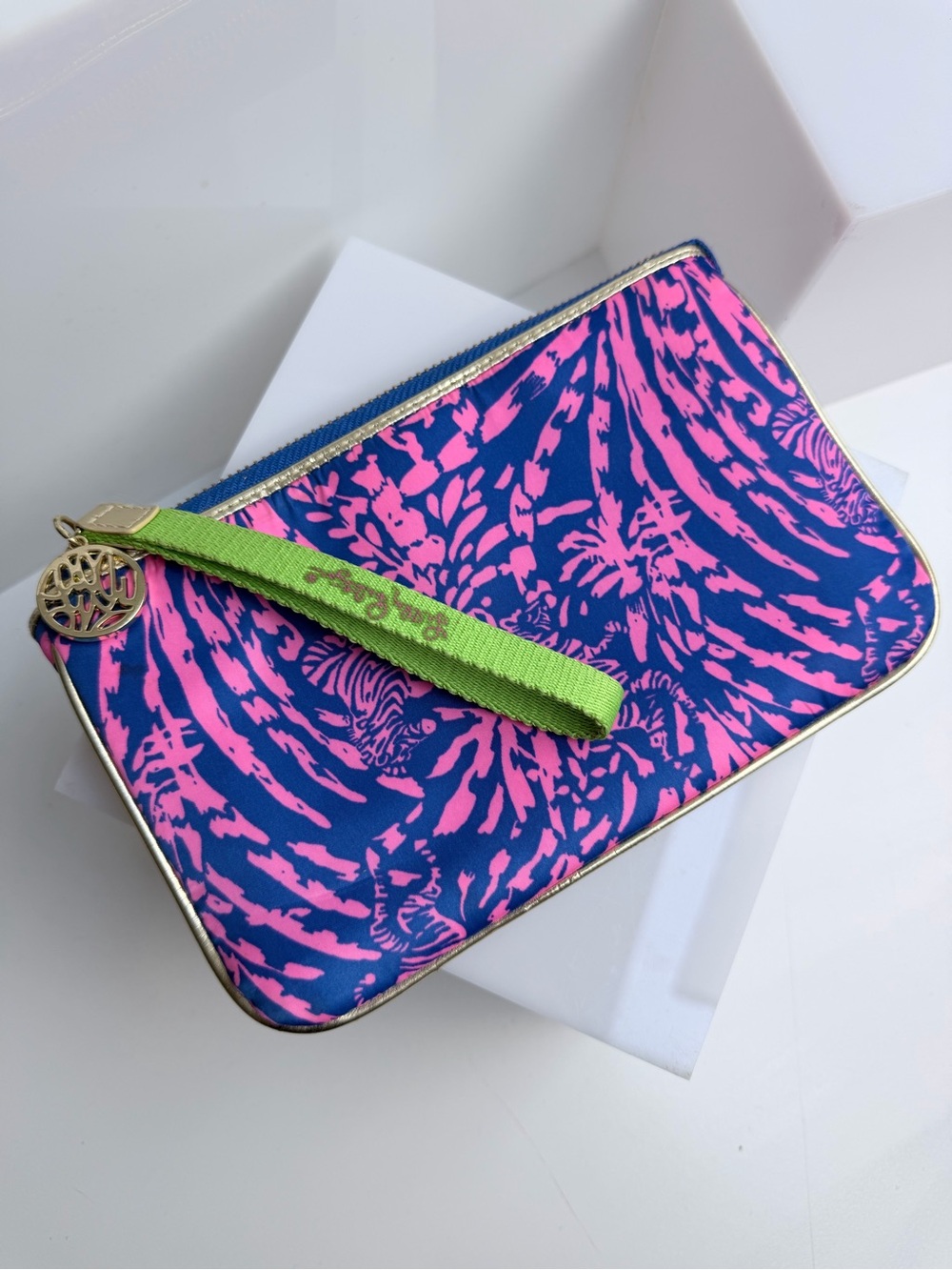 Lilly Pulitzer Double Take Wristlet Rolling In The Grass Blue Pink
